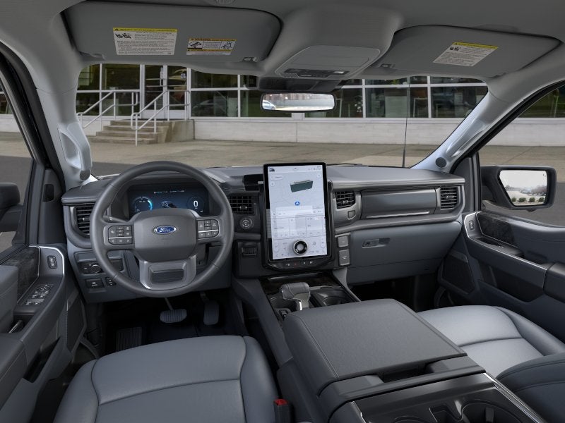 2025 Ford F-150 Lightning Flash - Photo 9