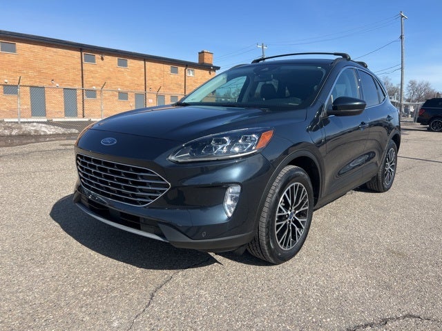 2022 Ford Escape Plug-In Hybrid Titanium