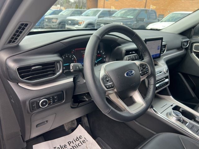 2023 Ford Explorer XLT