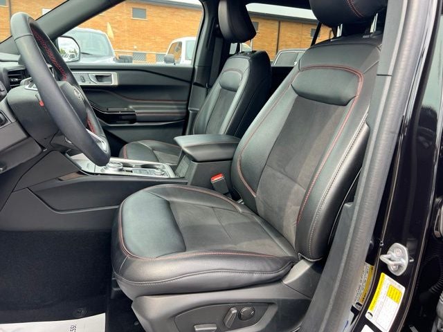 2024 Ford Explorer ST-Line