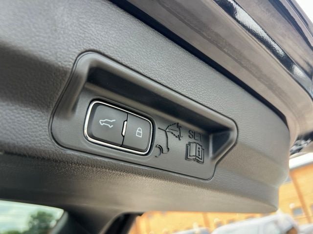 2024 Ford Explorer ST-Line