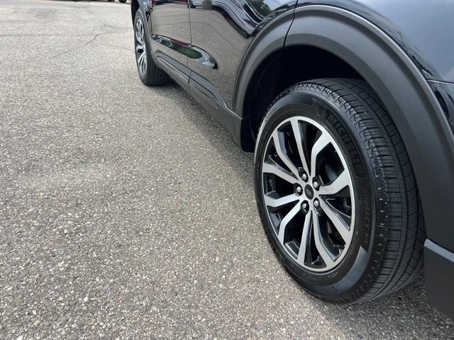 2024 Ford Explorer ST-Line