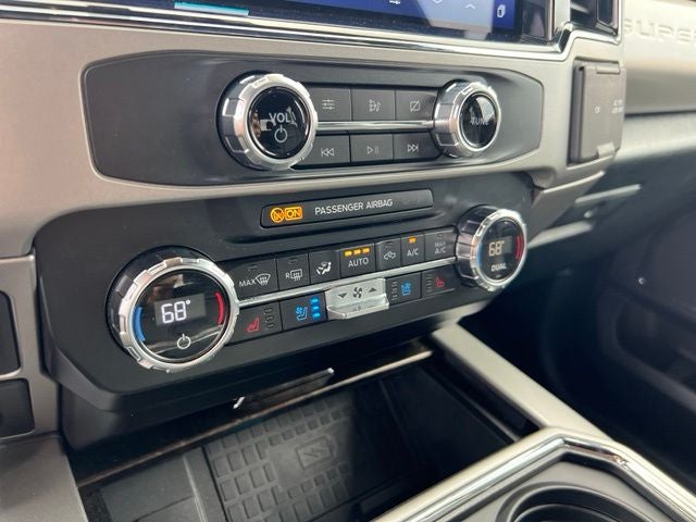 2022 Ford F-350SD Lariat