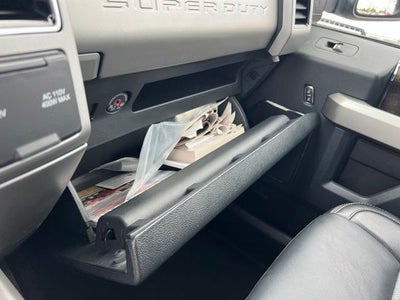2022 Ford F-350SD Lariat