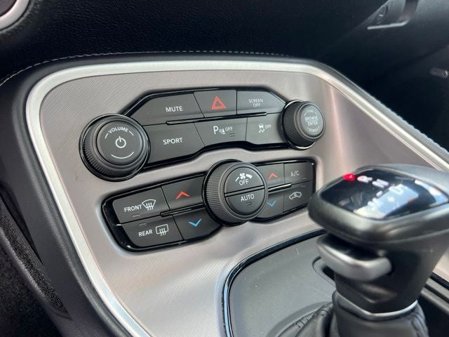 2022 Dodge Challenger SXT