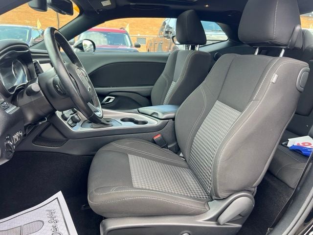 2022 Dodge Challenger SXT