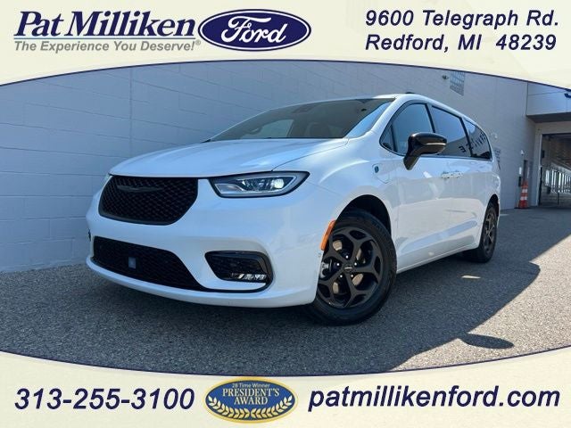 2024 Chrysler Pacifica Hybrid Select S Appearance