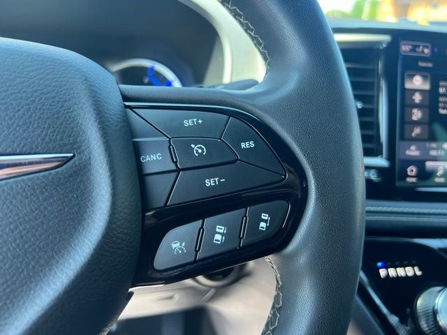 2024 Chrysler Pacifica Hybrid Select S Appearance