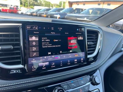 2024 Chrysler Pacifica Hybrid Select S Appearance