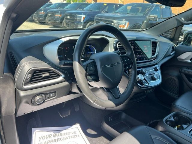 2024 Chrysler Pacifica Hybrid Select S Appearance