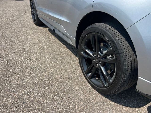2020 Ford Edge ST