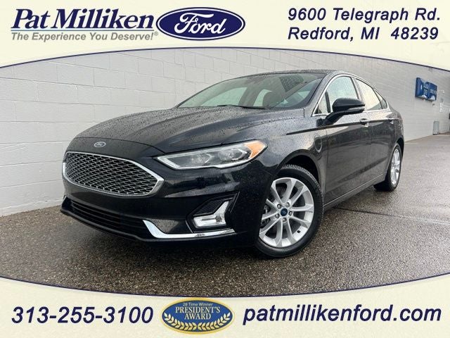 2019 Ford Fusion Plug-In Hybrid Titanium's photo